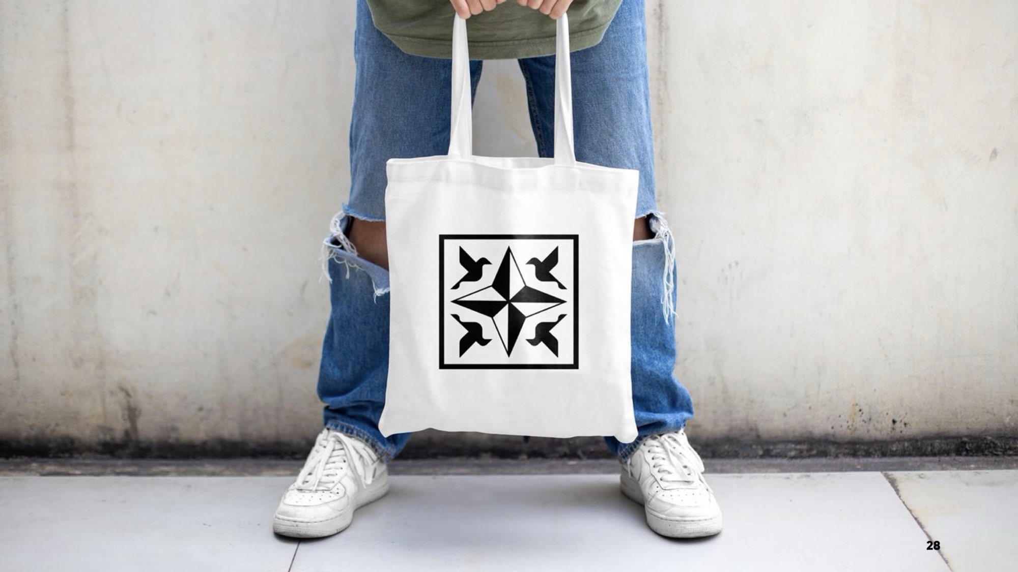 Tote bag branca com o símbolo de Lisboa